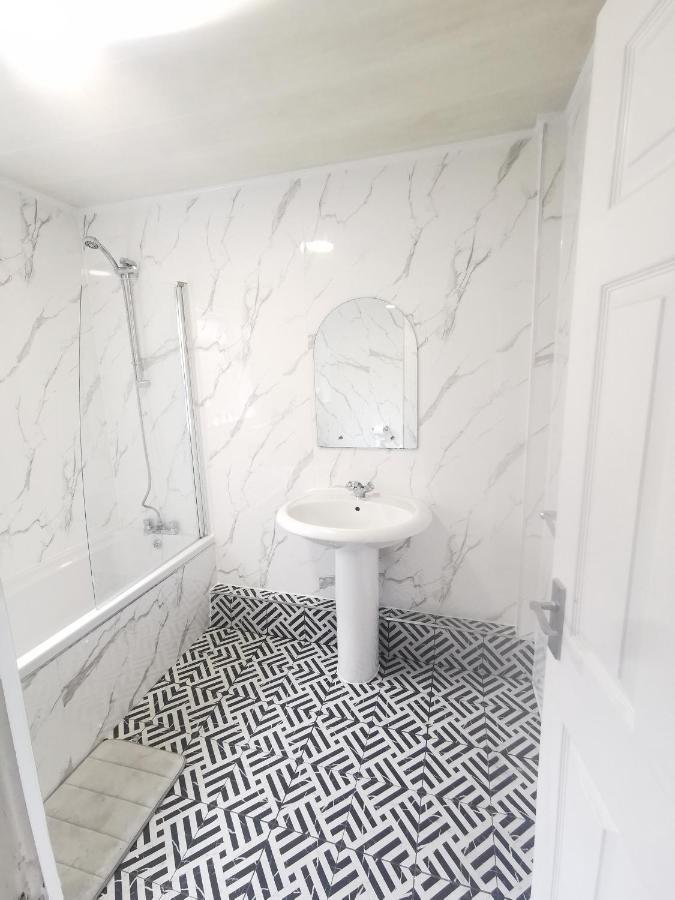 4 Bedrooms, Sleeps 10, Near Lfc & Efc Liverpool Buitenkant foto